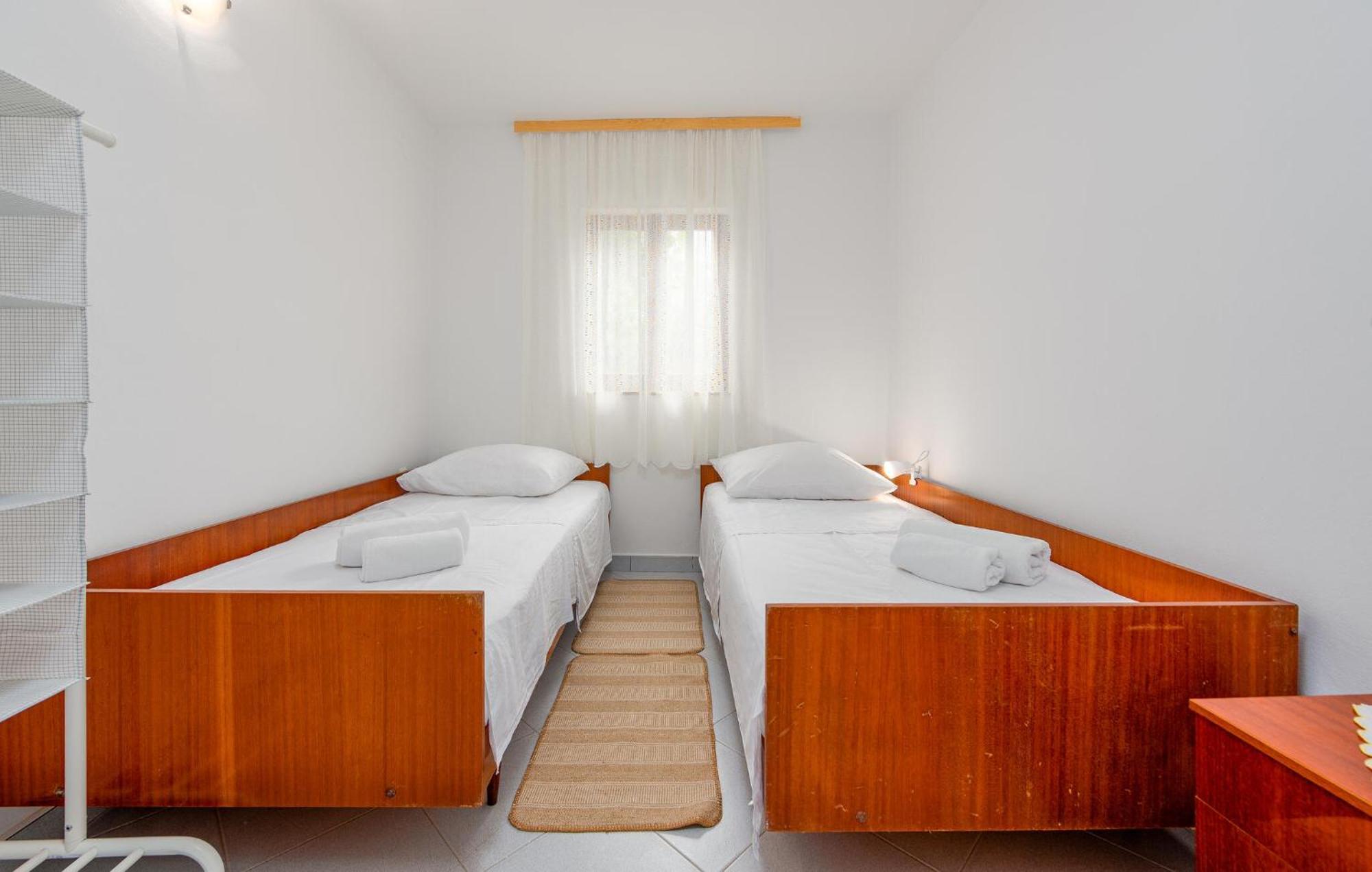 Beautiful Home In Novalja With Wifi Εξωτερικό φωτογραφία