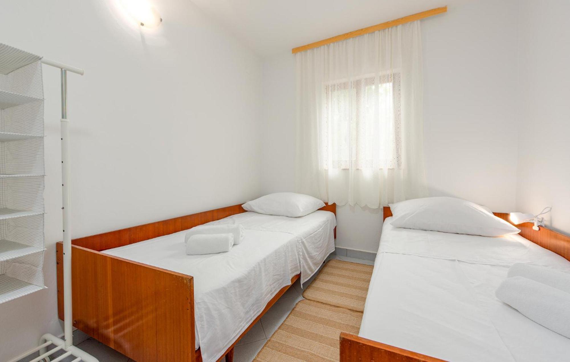 Beautiful Home In Novalja With Wifi Εξωτερικό φωτογραφία