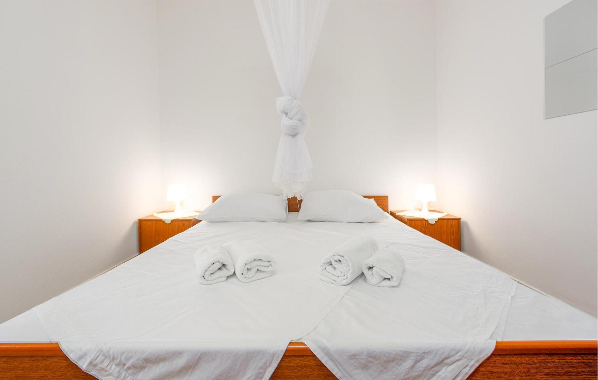 Beautiful Home In Novalja With Wifi Εξωτερικό φωτογραφία