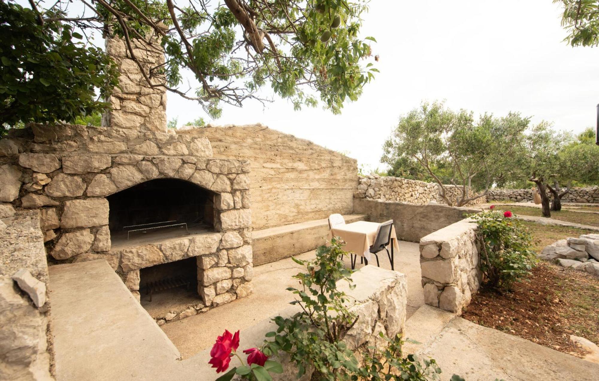 Beautiful Home In Novalja With Wifi Εξωτερικό φωτογραφία