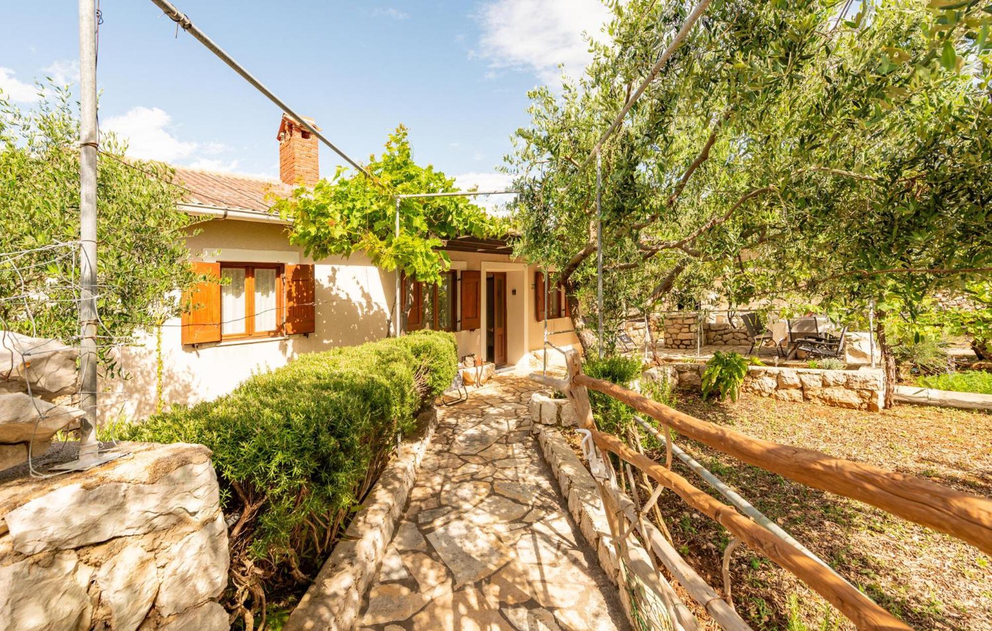 Beautiful Home In Novalja With Wifi Εξωτερικό φωτογραφία