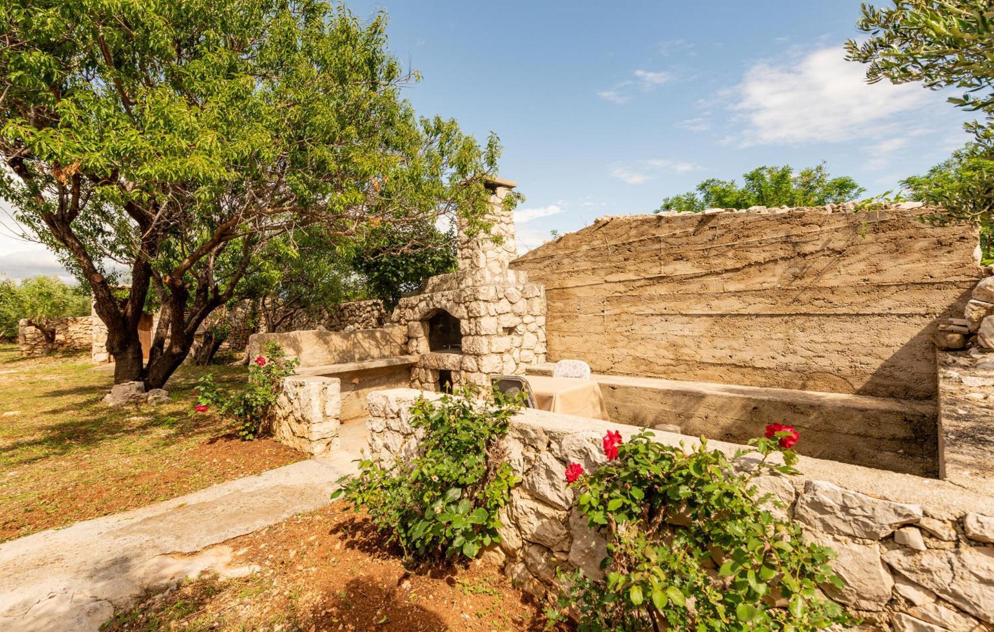 Beautiful Home In Novalja With Wifi Εξωτερικό φωτογραφία