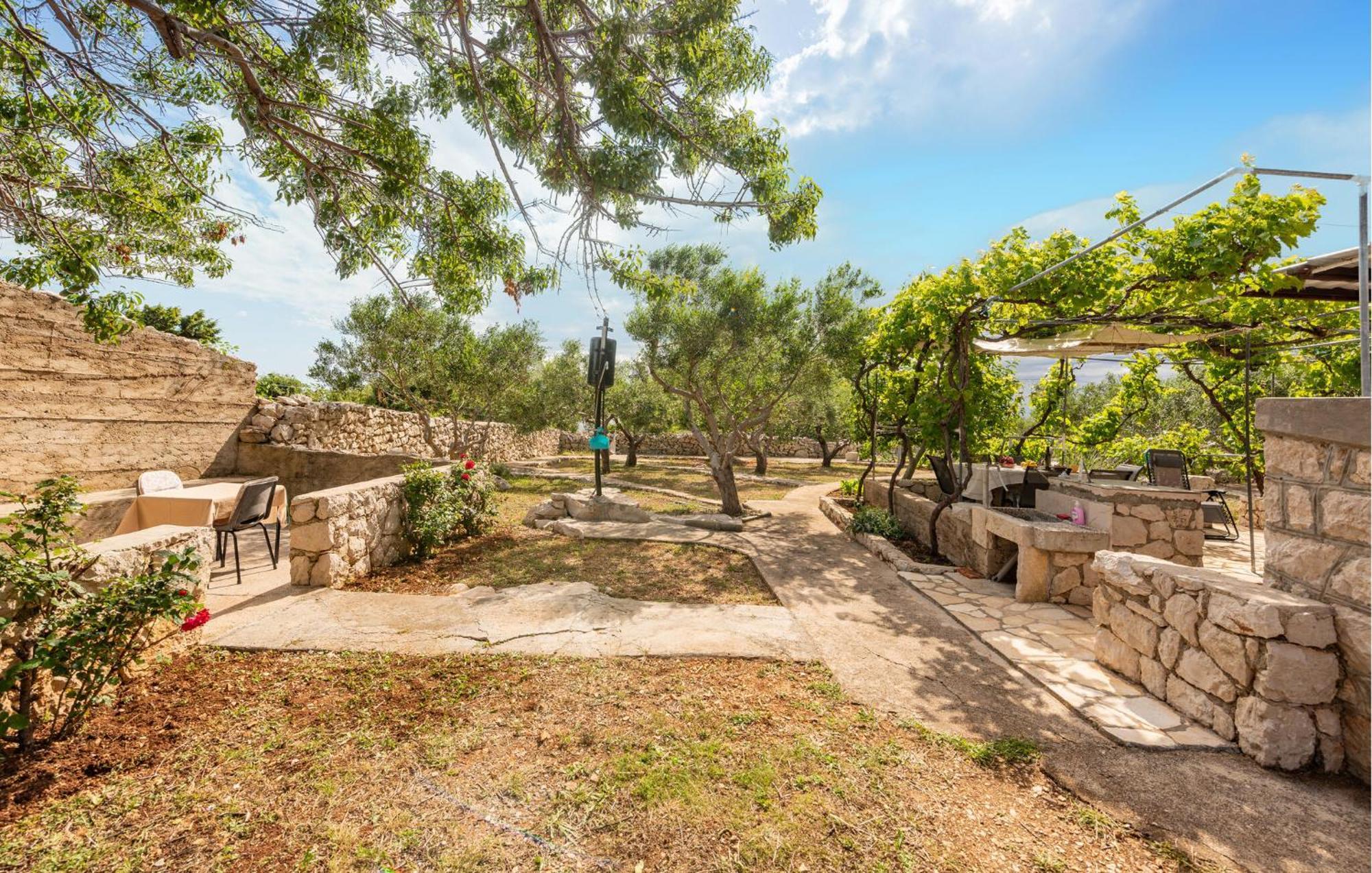 Beautiful Home In Novalja With Wifi Εξωτερικό φωτογραφία